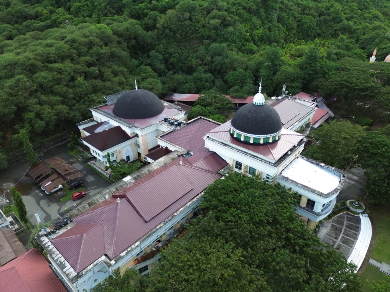 Tips Menghadapi Puncak Musim Hujan: Perawatan Atap agar Tidak Bocor